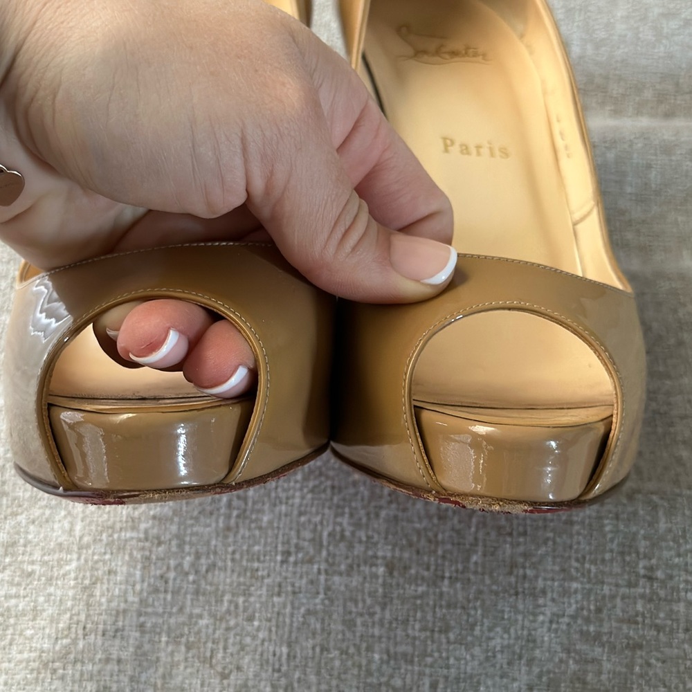 Nude Very Prive Christian Louboutins - Picture 5 of 7